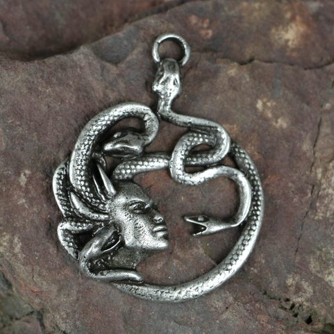 MEDUSA, ANTICKÝ TALISMAN, ZINEK, STAROSTŘÍBRO