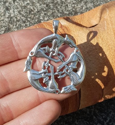 KELTŠTÍ VLCI - STŘÍBRNÝ PŘÍVĚSEK, AG 925,10 G