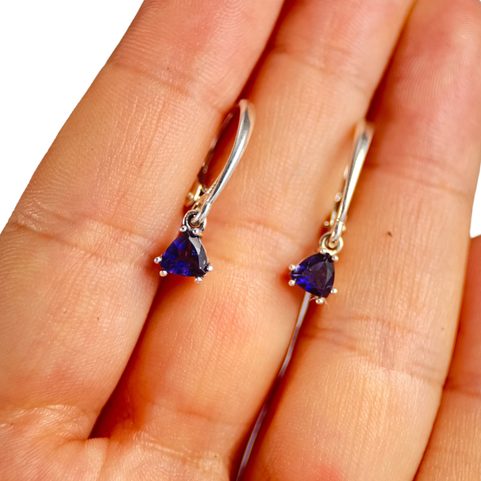 TRIANGULAR, STŘÍBRNÉ NÁUŠNICE S IJOLITEM, AG 925