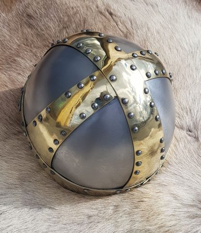 ŽEBROVÁ PŘILBA, REPRODUKCE V.-VI. STOLETÍ