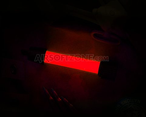 SVÍTICÍ SIGNALIZAČNÍ TYČINKA, ELEKTRICKÁ, ČERVENÁ