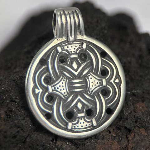 BORRE - STŘÍBRNÝ PŘÍVĚSEK, VIKINSKÝ STYL, AG 925