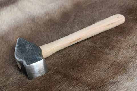KOVÁŘSKÉ KLADIVO 2 KG
