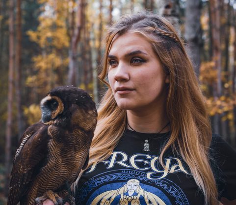 FREYA SEVERSKÁ BOHYNĚ DÁMSKÉ TRIČKO BAREVNÉ