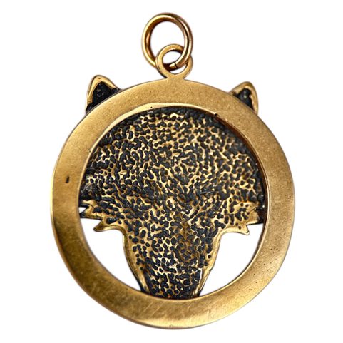 VLK - VLČÍ HLAVA V KRUHU, AMULET BRONZ