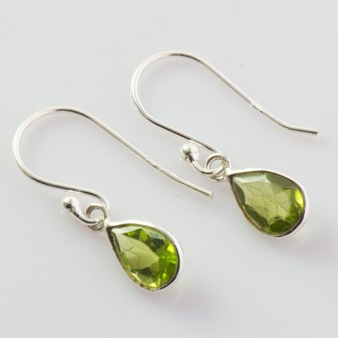 RUTH, STŘÍBRNÉ NÁUŠNICE, PERIDOT, AG 925/1000