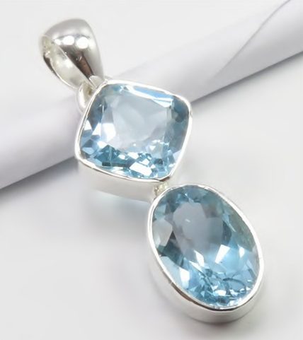 KRYPTONITE, LUXUSNÍ STŘÍBRNÝ PŘÍVĚSEK, MODRÝ TOPAZ, AG 925/1000