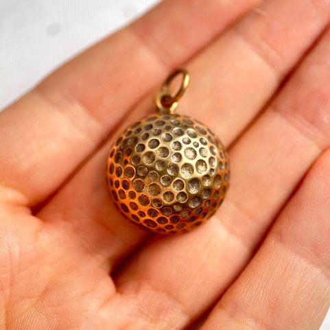 GOLFOVÝ MÍČEK, PŘÍVĚŠEK, BRONZ