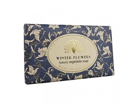 ENGLISH SOAP COMPANY VÁNOČNÍ TUHÉ MÝDLO ZIMNÍ KVĚTY - ŠEŘÍK, YLANG YLANG & RŮŽE, 190G