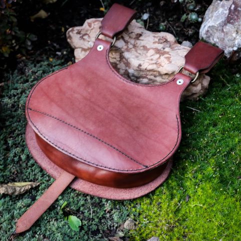 BUSHCRAFT KOŽENÁ BRAŠNA, SYSTÉM PERUNIKA