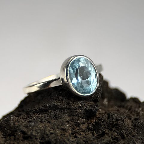 RIVA, PRSTEN, MODRÝ TOPAZ, STŘÍBRO 925/1000