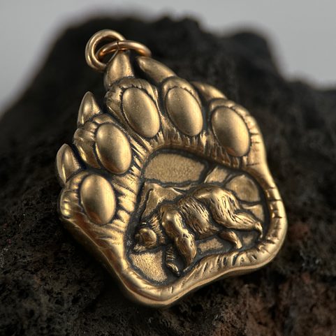 MEDVĚD - MEDVĚDÍ STOPA, PŘÍVĚSEK, BRONZ