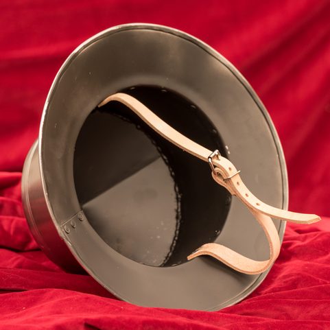 KLOBOUK - NÝTOVANÝ