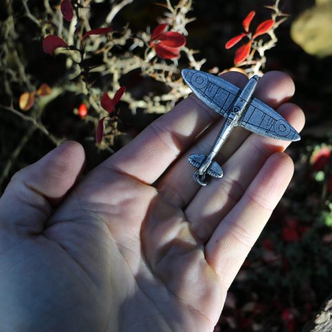 SUPERMARINE SPITFIRE, PŘÍVĚSEK LETADLO, STAROSTŘÍBRO