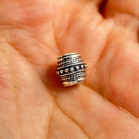 STŘÍBRNÝ KORÁLEK DO VOUSŮ - SOUDEK, AG 925