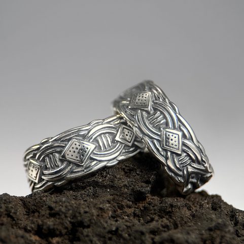 VIKINSKÝ STŘÍBRNÝ PRSTEN NASTAVITELNÝ, BORRE STYL, AG 925