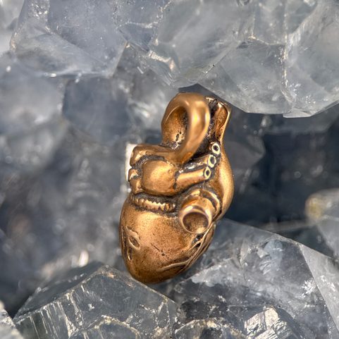 LIDSKÉ SRDCE, BRONZOVÝ AMULET