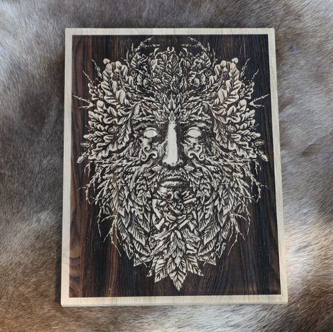 ZELENÝ MUŽ NÁSTĚNNÁ DEKORACE, DESKA 32 X 45 CM