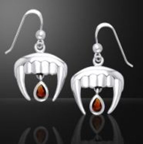 STŘÍBRNÉ NÁUŠNICE VAMPÍR, UPÍŘÍ ZUBY, S GRANÁTY, AG 925