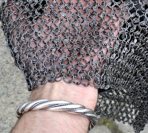 HJALMAR, VIKINSKÁ PŘILBA 2 MM, NÝTOVANÝ ZÁVĚS