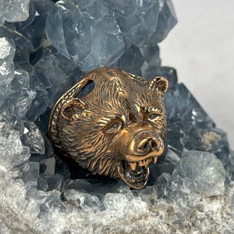 BERSEKER, MEDVĚD S RANĚ STŘEDOVĚKÝMI ORNAMENTY, BRONZ
