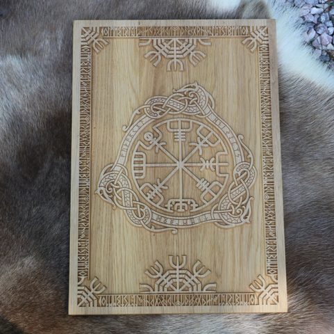 VEGVÍSIR NÁSTĚNNÁ DEKORACE, DESKA 32 X 45 CM