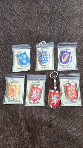 ČECHY, STŘEDOVĚKÝ ŠTÍT, KLÍČENKA, KOV, RUČNÍ PRÁCE