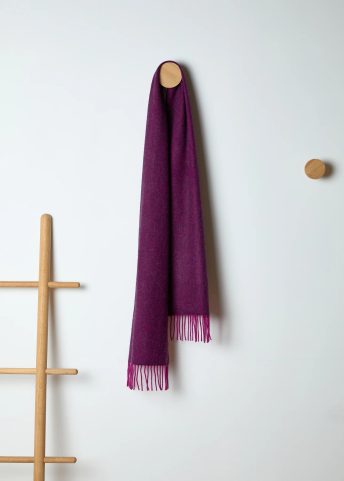 ŠÁLA IRSKÁ, FOXFORD MAGENTA JUNIPER HERRINGBONE LAMBSWOOL