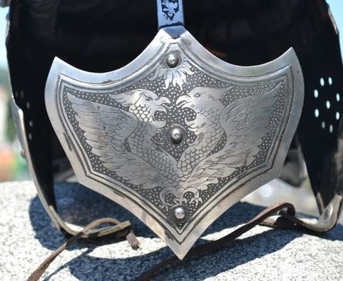 POLSKÝ HUSAR, OKŘÍDLENÁ PŘILBA, LEPTANÝ