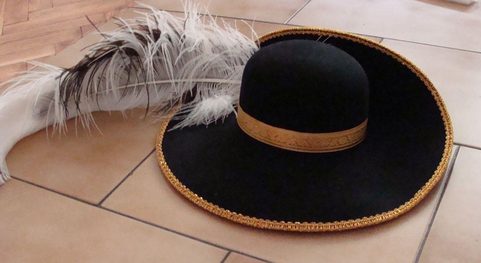 RENESANČNÍ KLOBOUK, KULATÝ