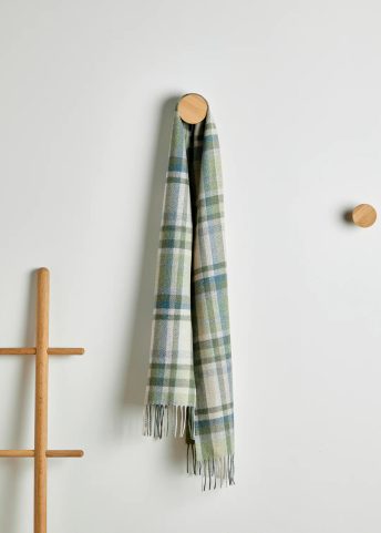 ŠÁLA IRSKÁ, FOXFORD GREEN, TURQUOISE & CREAM TARTAN LAMBSWOOL