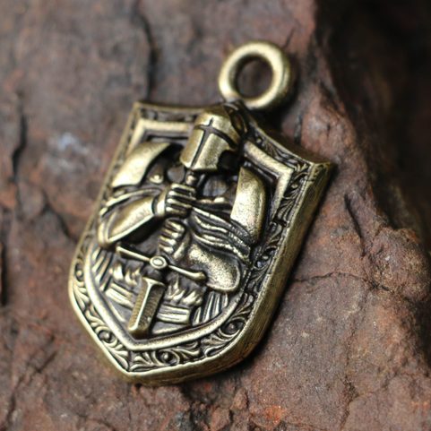 RYTÍŘ VE ZBROJI, AMULET, ZINEK STAROMOSAZ