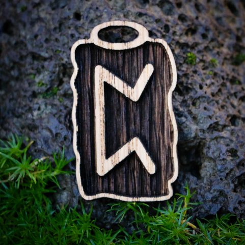 PERTHRO - RUNOVÝ DŘEVĚNÝ AMULET