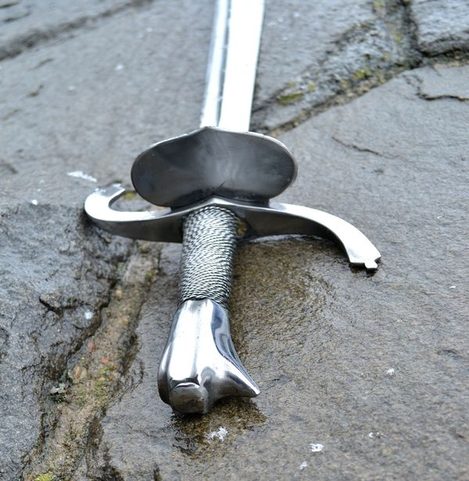 TESÁK S MŘÍŽOVÝM KOŠEM