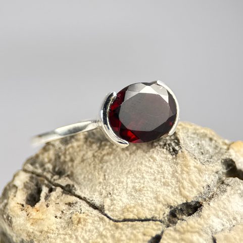 VESUVIO, PRSTEN, GRANÁT STŘÍBRO 925/1000