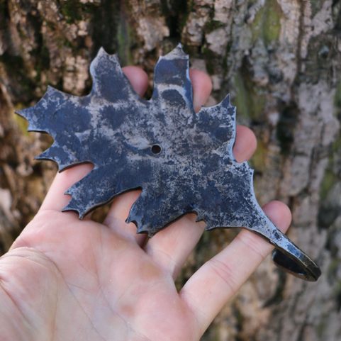 DUBOVÝ LIST VĚŠÁK NA KLÍČE / VĚŠÁK NA ŠATY