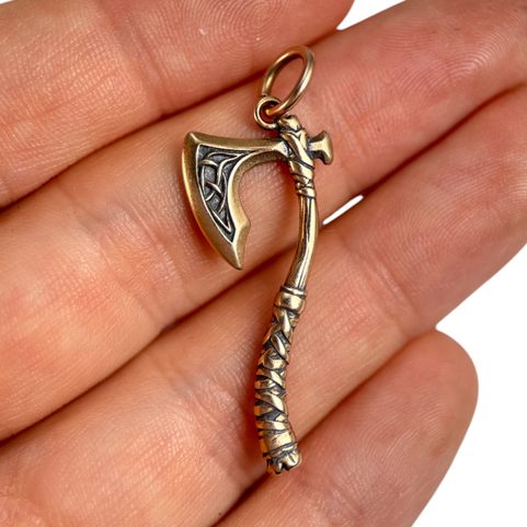 VÁLEČNÁ SEKERA, PŘÍVĚŠEK BRONZ