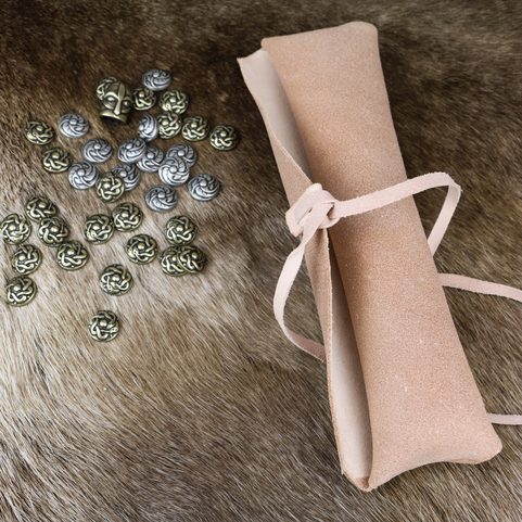 HNEFATAFL - VIKINSKÉ ŠACHY S HRACÍMI KAMENY, CESTOVNÍ BALENÍ