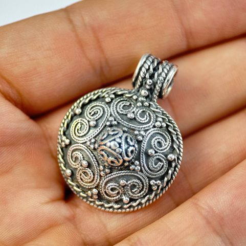 VIKINGSKÝ STŘÍBRNÝ PŘÍVĚSEK, STORA RYK, FÄRGELANDA, ŠVÉDSKO, AG 925 12G