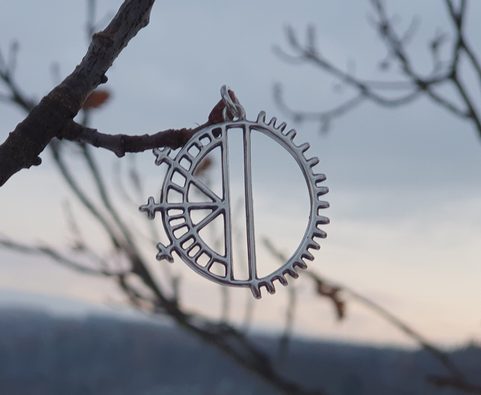 BEAIVI A MANO, SLUNCE A MĚSÍC, SÁMSKÝ STŘÍBRNÝ PŘÍVĚSEK, AG 925