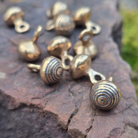 KNOFLÍK, STŘEDOVĚKÁ REPLIKA XVI. - XVII. STOLETÍ, BRONZ