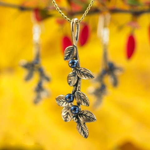 BORŮVKY, PŘÍVĚŠEK, BRONZ