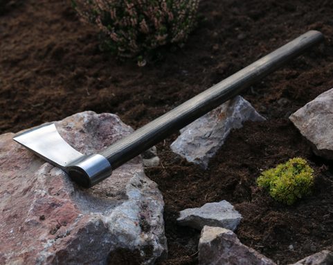 COUGAR, KOVANÝ TOMAHAWK