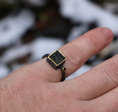 QUANTUM, LUXUSNÍ STŘÍBRNÝ PRSTEN S VLTAVÍNEM, AG 925
