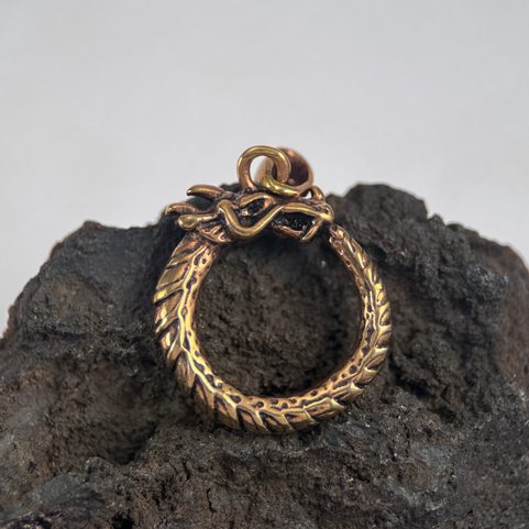 JORMUNGANDR, HAD Z MIDGARDU, UROBOROS, BRONZOVÝ AMULET 25MM