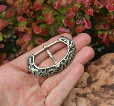 OPASKOVÁ PŘEZKA, RANÝ STŘEDOVĚK, STAROMOSAZ