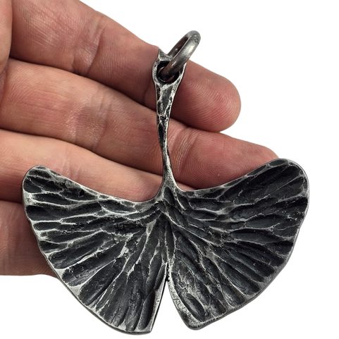 JINAN DVOULALOČNÝ, GINKGO BILOBA - KOVANÝ PŘÍVĚSEK