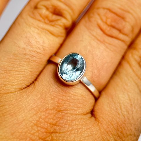 RIVA, PRSTEN, MODRÝ TOPAZ, STŘÍBRO 925/1000