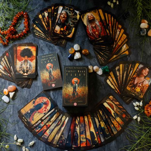 AMBER MOON TAROT, TAROTOVÉ KARTY