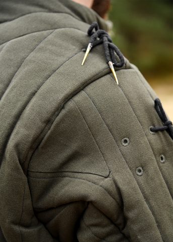 PROŠÍVANÝ DOUBLET, STŘEDOVĚKÁ PROŠÍVANICE